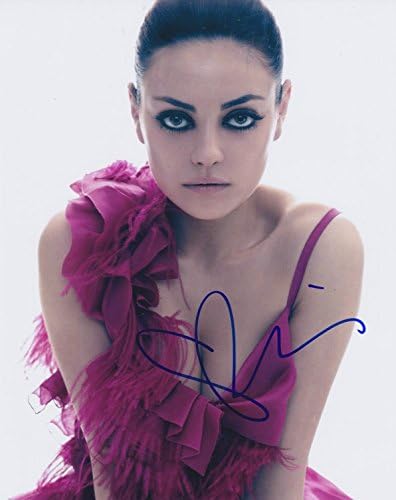 Mila Kunis aláírt 8x10 fotó